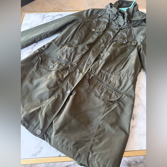 Michael Kors Green Lightweight Anorak Rain Jacket Hood w/Drawstrings Size: Med - Picture 8 of 16
